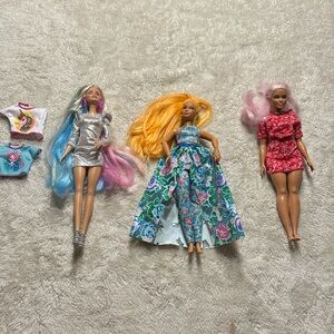 Barbies lot of 4